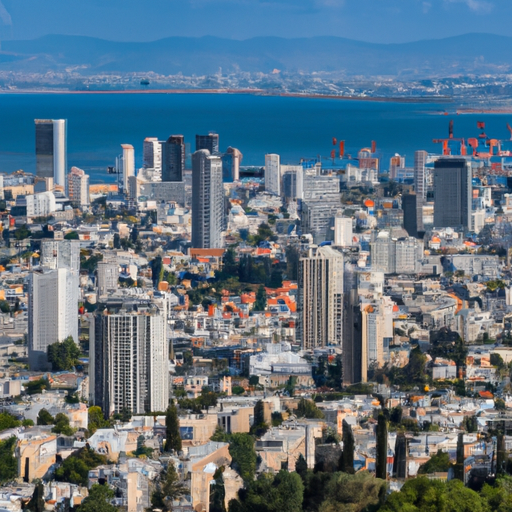 נוף פנורמי של קו הרקיע של חיפה, המציג את המבנים המודרניים וההתקדמות הטכנולוגית.